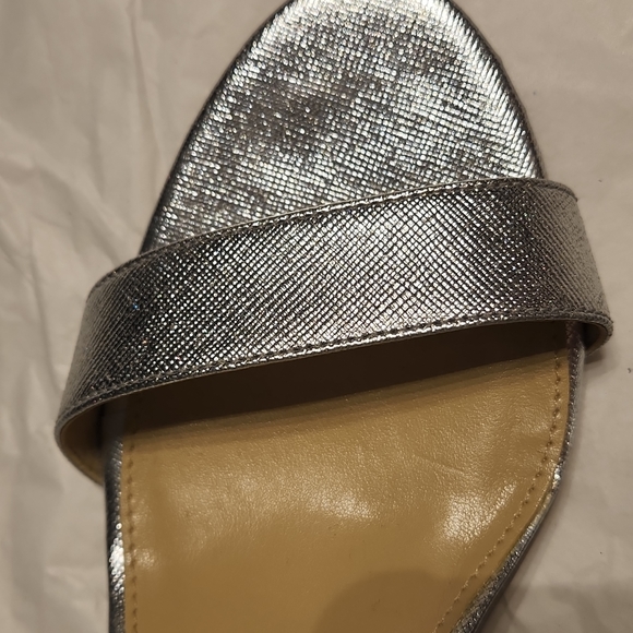 MICHAEL Michael Kors  Simone New Silver patent leather women's heels Size 7.5 - Picture 12 of 12